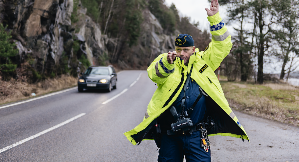 Håkan Klingborg har varit trafikpolis i 25 år. På 90-talet hade polisen betydligt bättre kontroll över vägarna menar han.