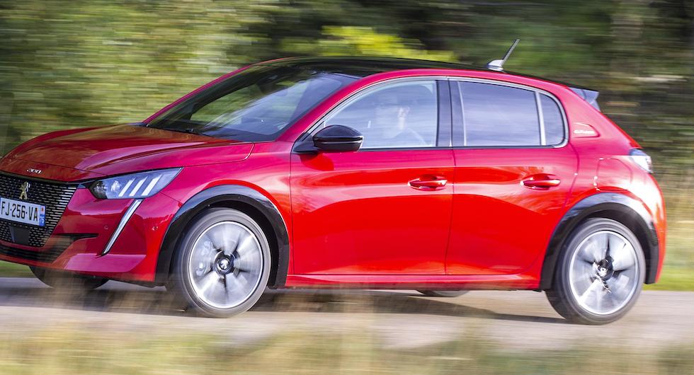 Officiellt: Peugeot 208 är Årets Bil 2020 – Tesla Model 3 frånkörd