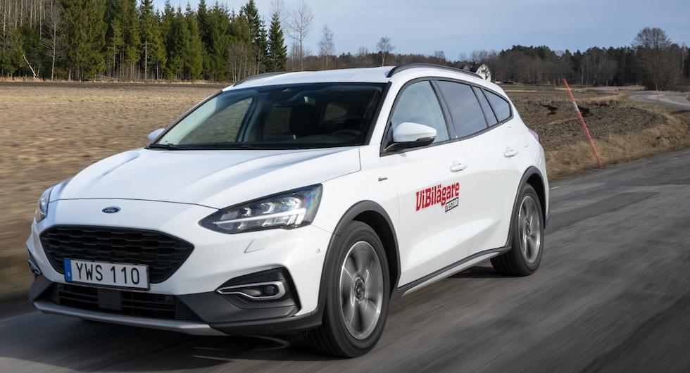 Ford Focus i långtest: "En ytterst medioker däcktestare"