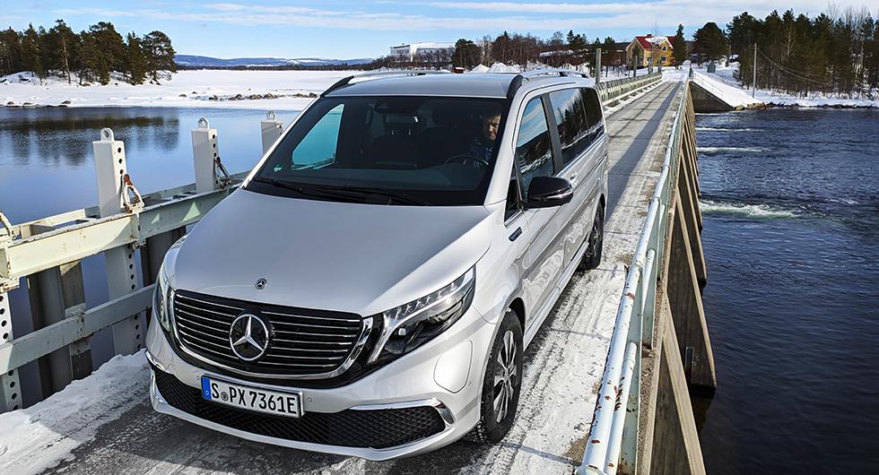 Då börjar Mercedes elbuss EQV säljas i Sverige