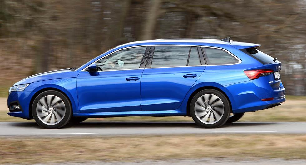 Skoda Octavia Combi kostar 274 400 kronor i bensindrivet och framhjulsdrivet TSI 150-utförande. Det är 82 600 kronor billigare än Volvo V60 B3 med bensindrift, mildhybridteknik och 163 hästkrafter.