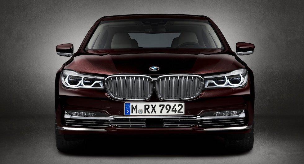 BMW kan skrota V12-motorn – men bara i Europa?