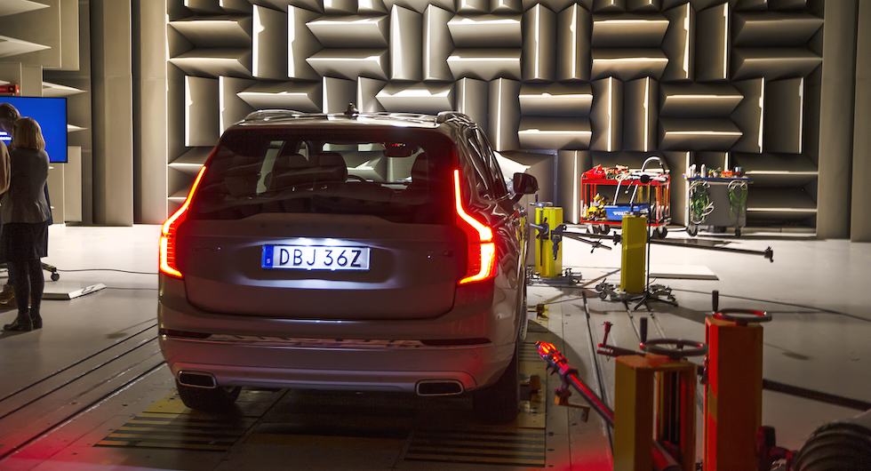 En Volvo XC90 laddhybrid är testobjetet för de nya ljuden.