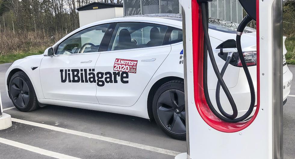 Vår långtest-Tesla rullar vidare: "Det spökar i baksätet!"