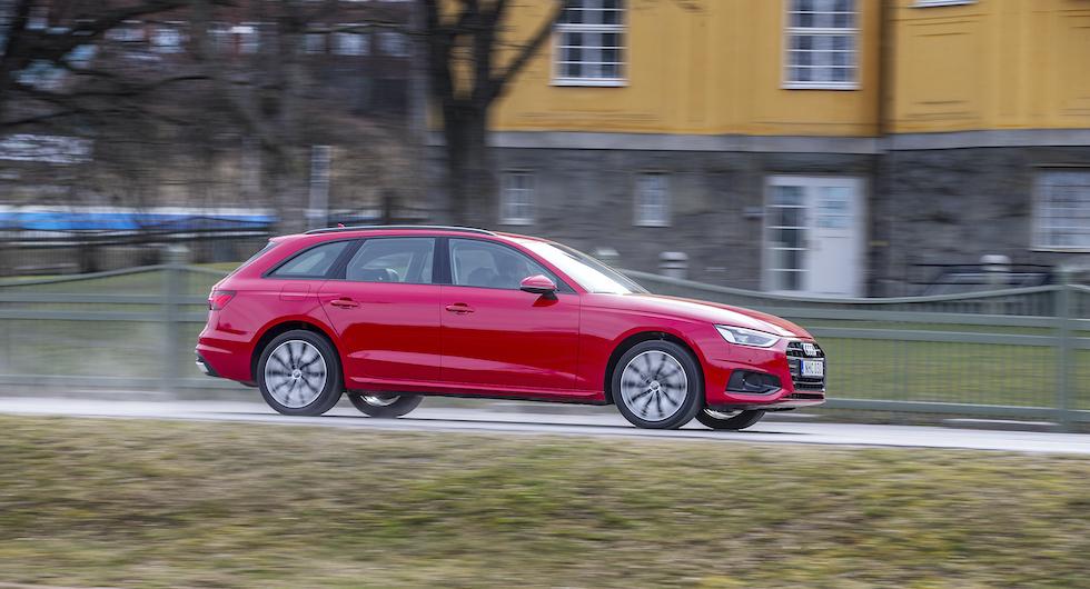 Fyra gastankar ger Audi A4 G-tron en räckvidd runt 37 mil, plus nio mil på bensin.