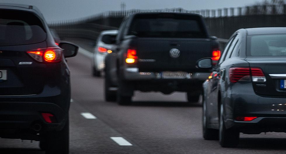 Bilfrågan: Bakljus, laddhybrider och vätgasbilar