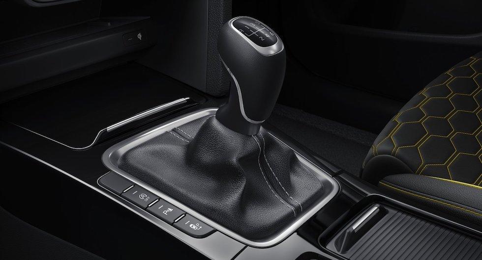 Kia håller liv i manuella lådan – lanserar ny teknik till mildhybrider