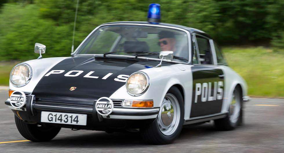 När polisen körde Porsche: ”Försök inte komma ikapp!”