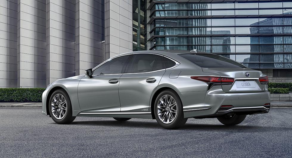 Lexus LS 500h väljer mjukare linje