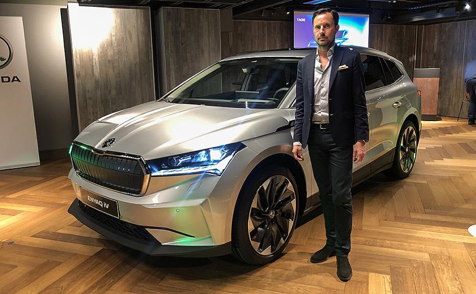 Douglas Sjöholm, försäljningschef på Skoda Sverige, tror att eldrivna Enyaq kan ersätta den traditionella familjebilen fullt ut.