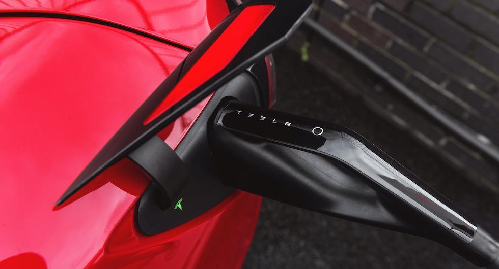 Tesla öppnar första Supercharger V3 i Sverige