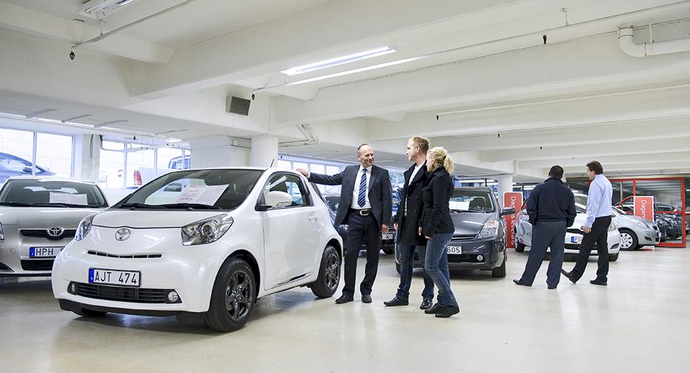 Begagnade bilar slår försäljningsrekord