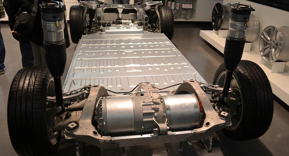Tesla hotas av bötessmäll för gamla elbilsbatterier