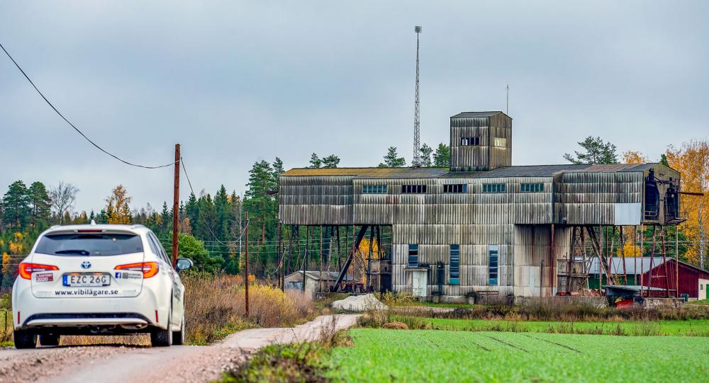 Ett rymdskepp som landat på åkern? En robot som vill ha en kram? Malmberga drivstation styrde linbanan.