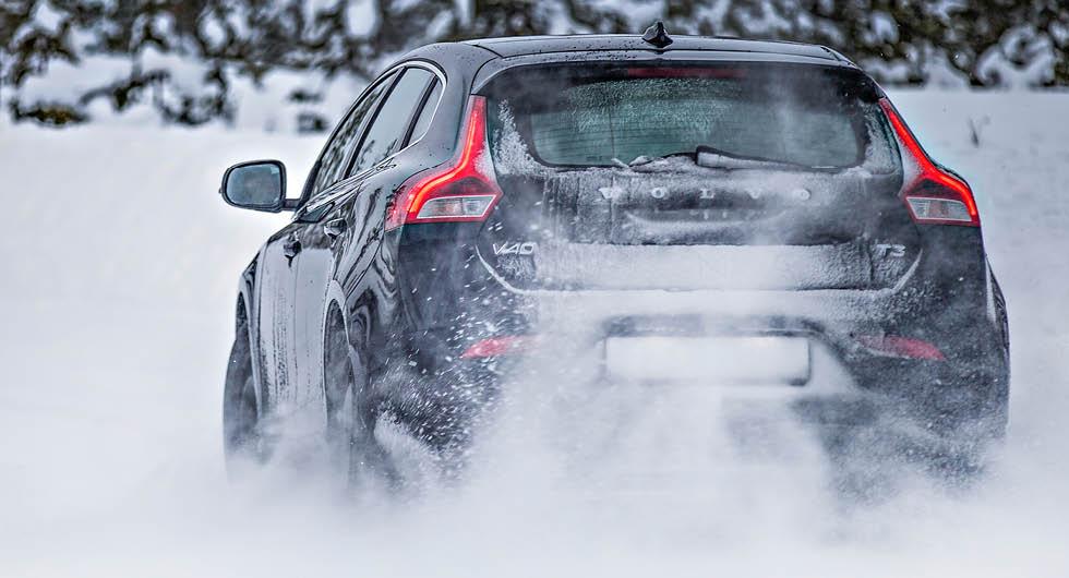 Polisens enkla tips i snövädret: Så slipper du krocka