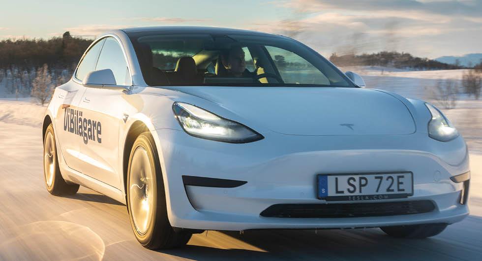 Teslaägare larmar om kall kupé och krossad sidoruta