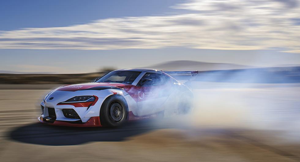 Toyota GR Supra kan sladda själv – ska göra framtidens bilar säkrare